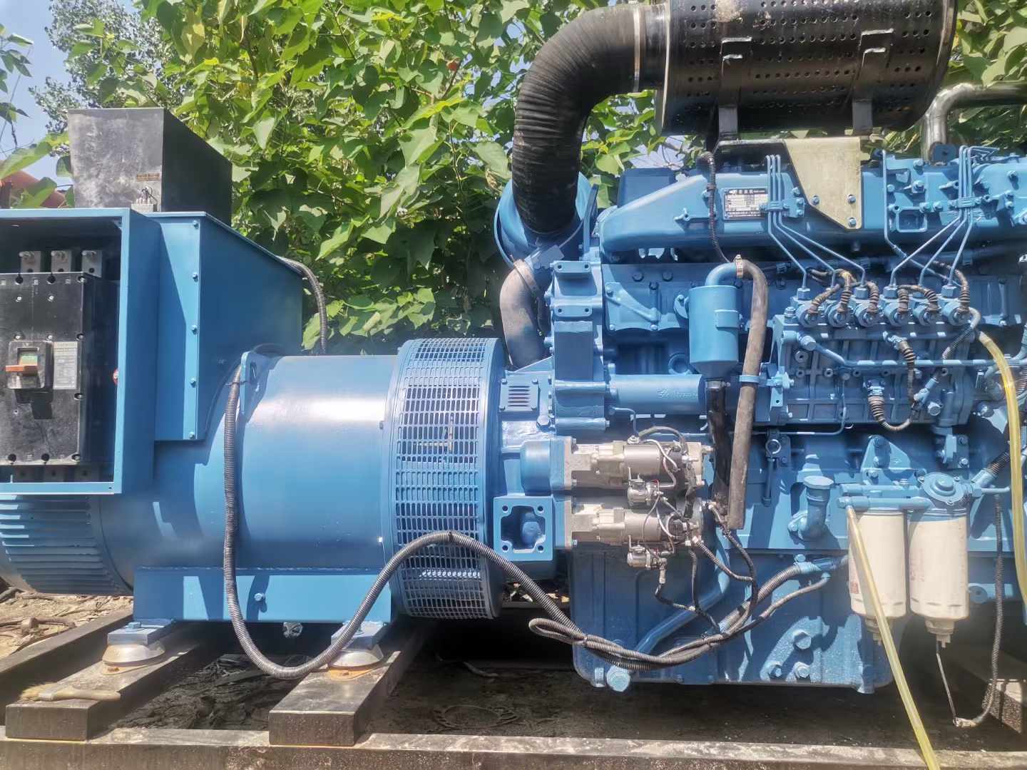 观山湖详细说明降低 800kW 柴油发电机输出电流波动的方法